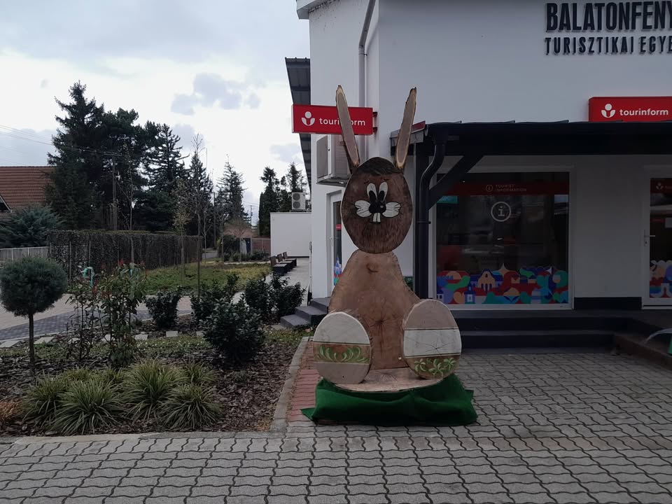 190743287635966_1358989599366235